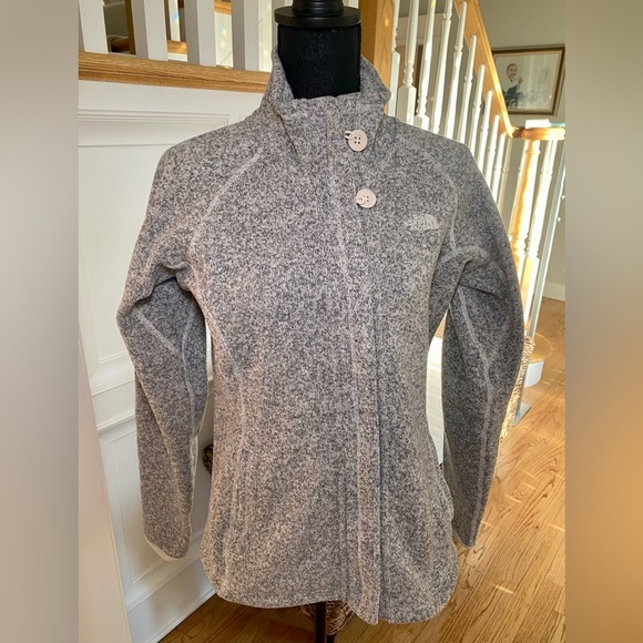 The North Face Jackets & Blazers - The North Face Alpine Polartec 200 Full Zip Jacket. Button detail. Heather gray
